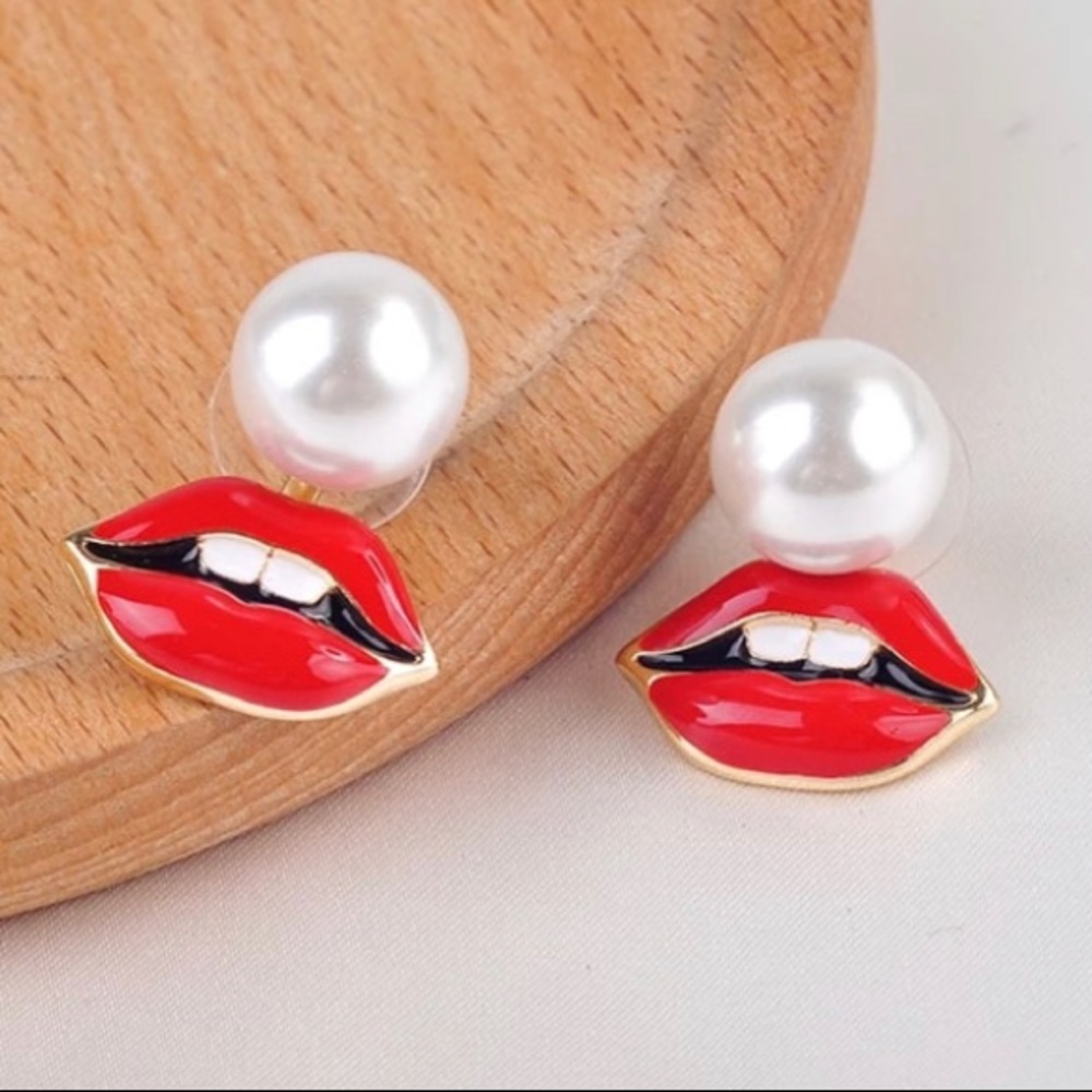 👄Pearl Red Lips Stud Drop Earrings